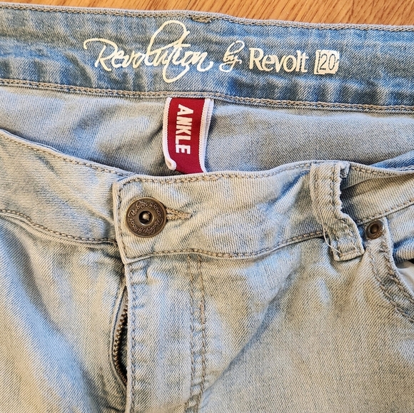 Revolution by Revolt Womens Sz 20 Ankle Length Light Blue Denim Distressed Jeans - Picture 6 of 12